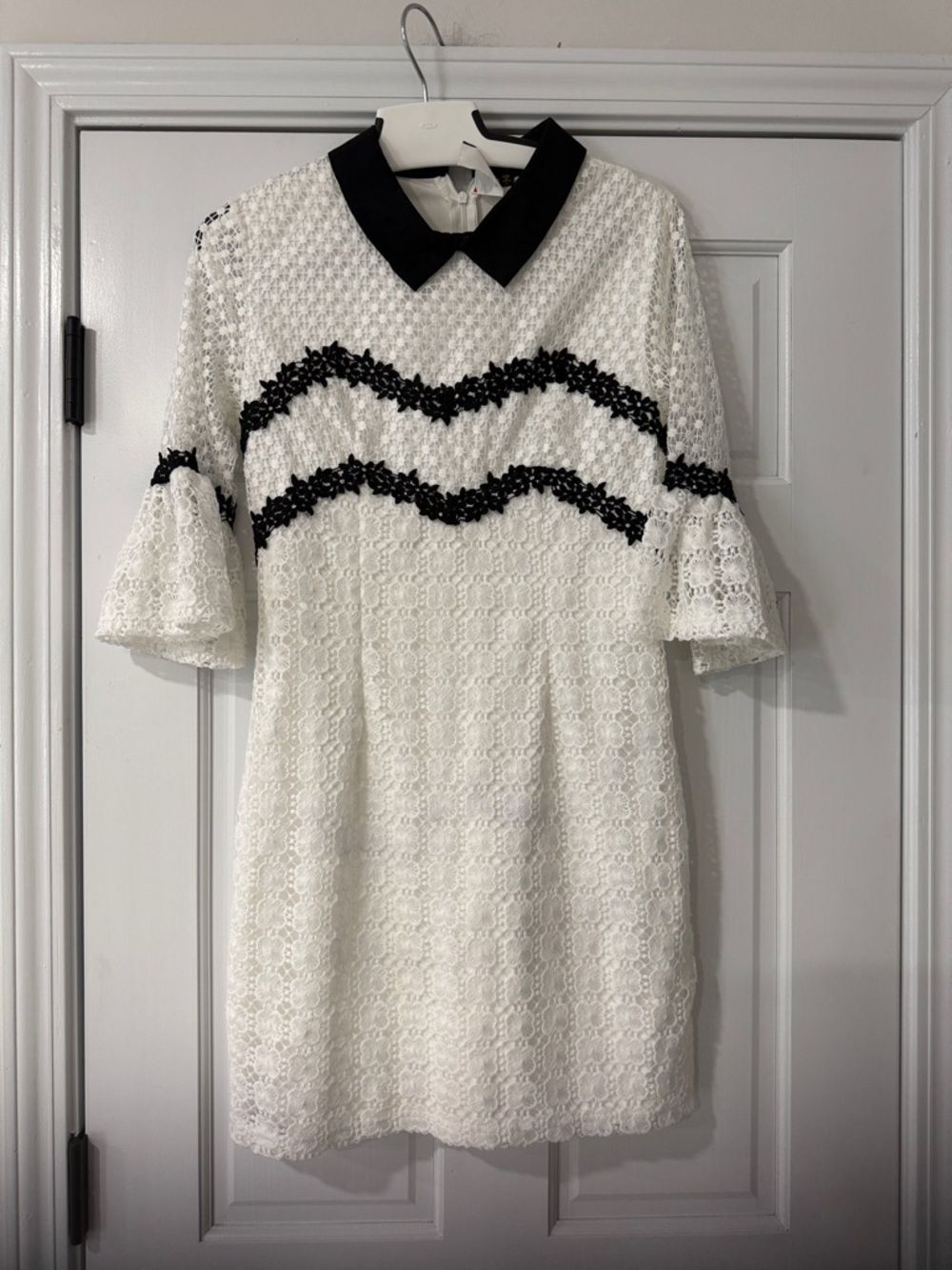 12th Love White Lace Petals Monochrome Mini Dress Black Collar Trim BNWT Sz L